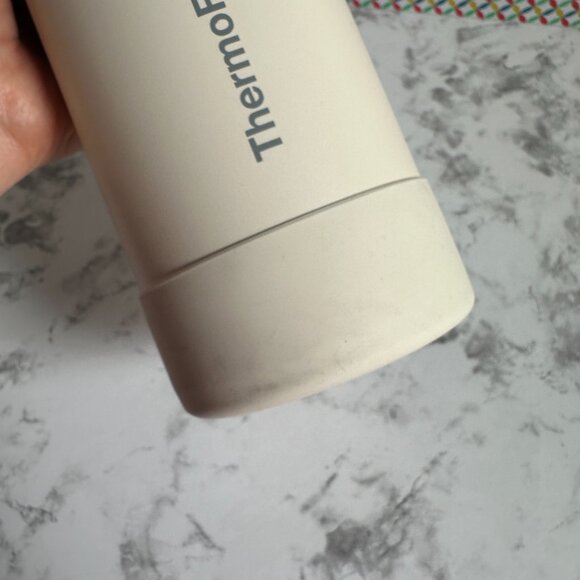 ThermoFlask DoubleWall Vacuum Insulated Stainless Steel Water Bottle 40oz - Picture 8 of 13